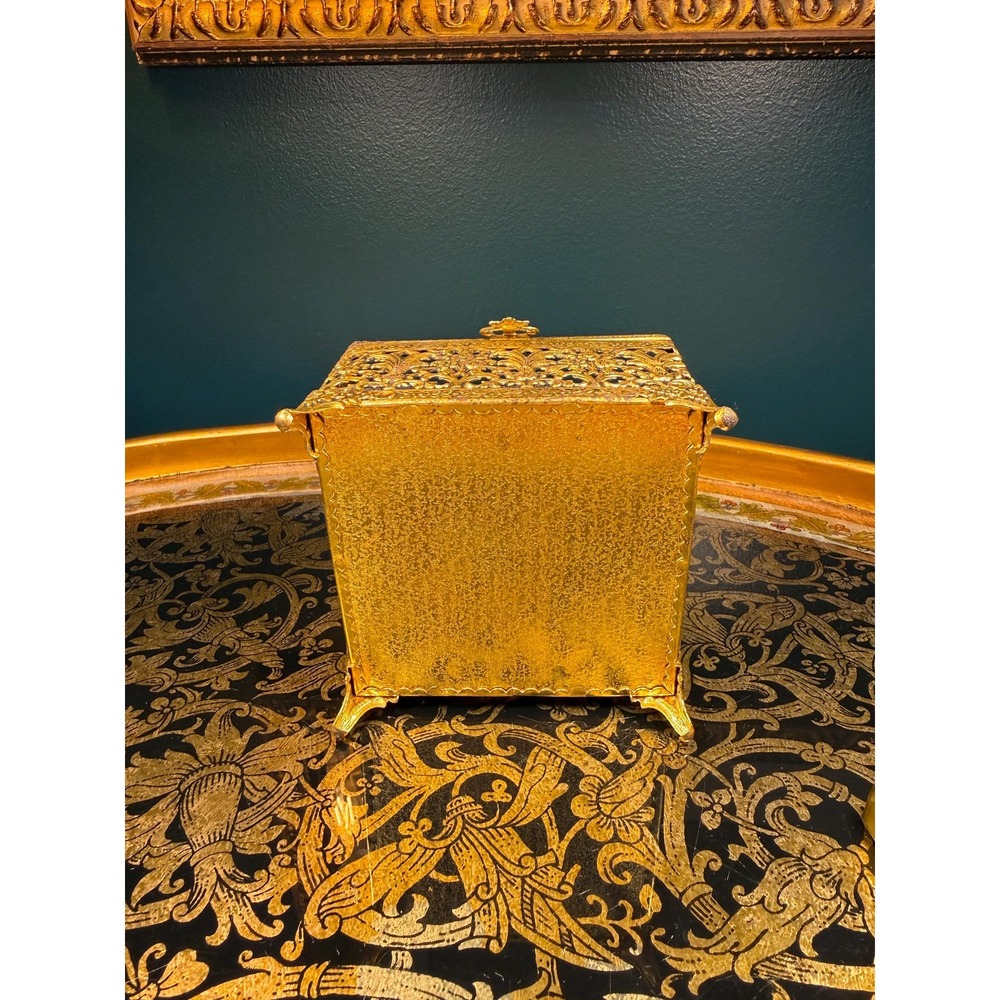 Vintage Gold Filigree Jewelry Casket with Glass Lid & Velvet Interior - Picture 14 of 17